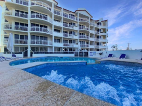 Beachfront Penthouse with Stunning Views, Alexandra Headland